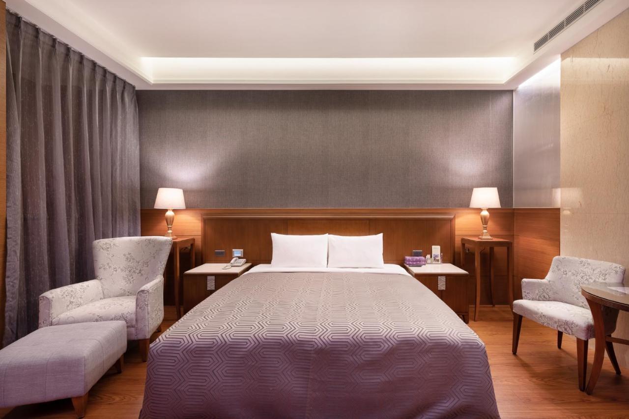 Purple Garden Motel Kaohsiung Bagian luar foto